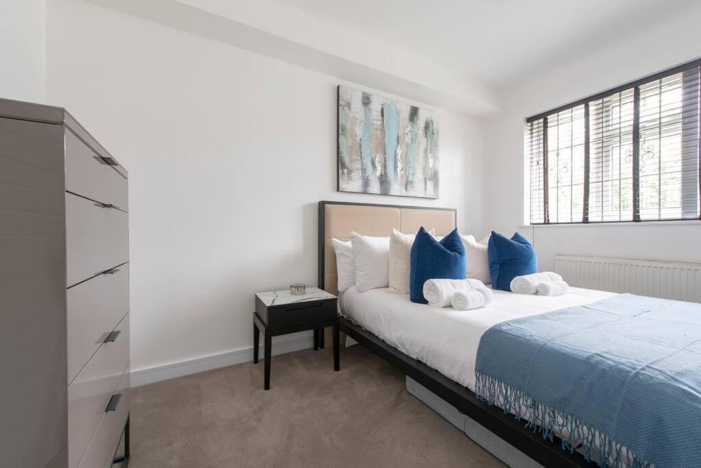 2 Bedroom Modern Urban Sanctuary 1Cc - Cherrydeal Londýn Exteriér fotografie