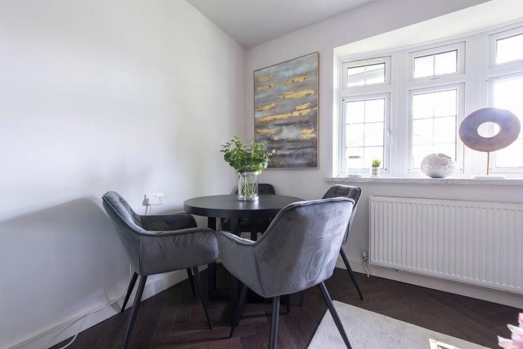 2 Bedroom Modern Urban Sanctuary 1Cc - Cherrydeal Londýn Exteriér fotografie