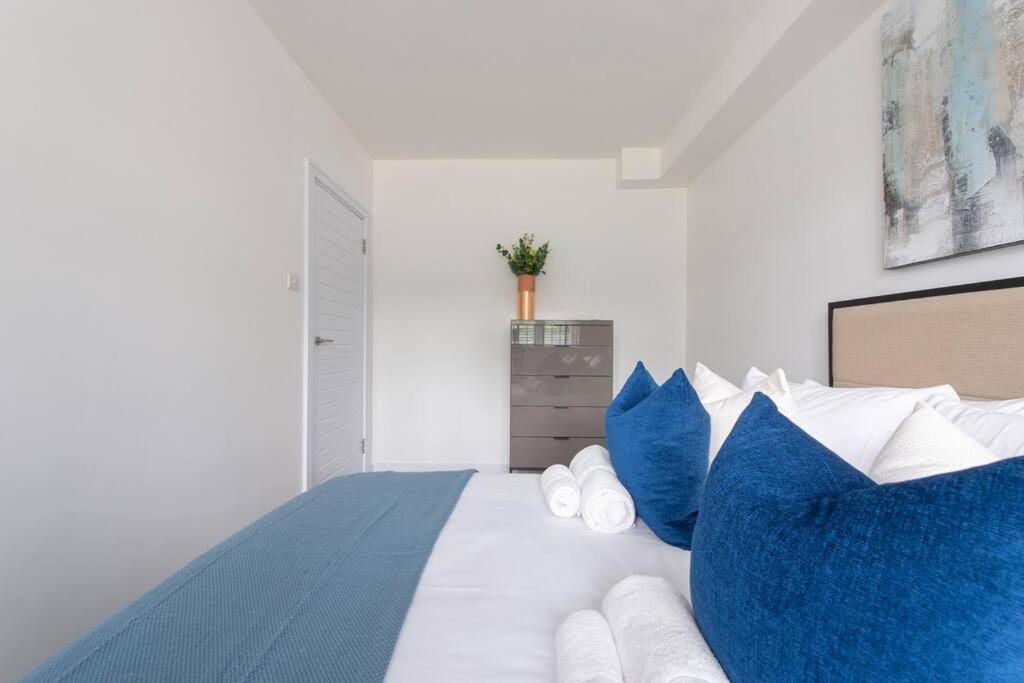 2 Bedroom Modern Urban Sanctuary 1Cc - Cherrydeal Londýn Exteriér fotografie