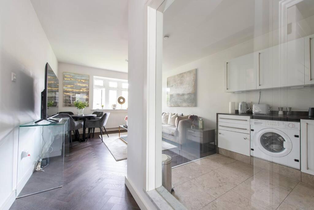 2 Bedroom Modern Urban Sanctuary 1Cc - Cherrydeal Londýn Exteriér fotografie