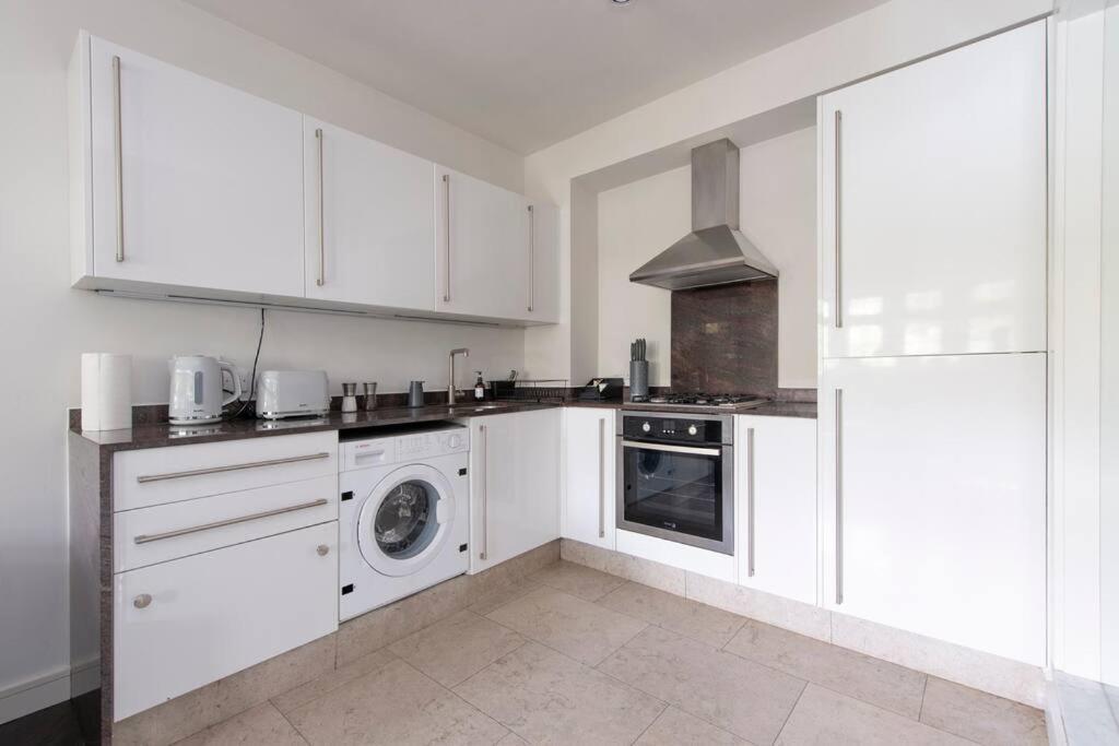 2 Bedroom Modern Urban Sanctuary 1Cc - Cherrydeal Londýn Exteriér fotografie